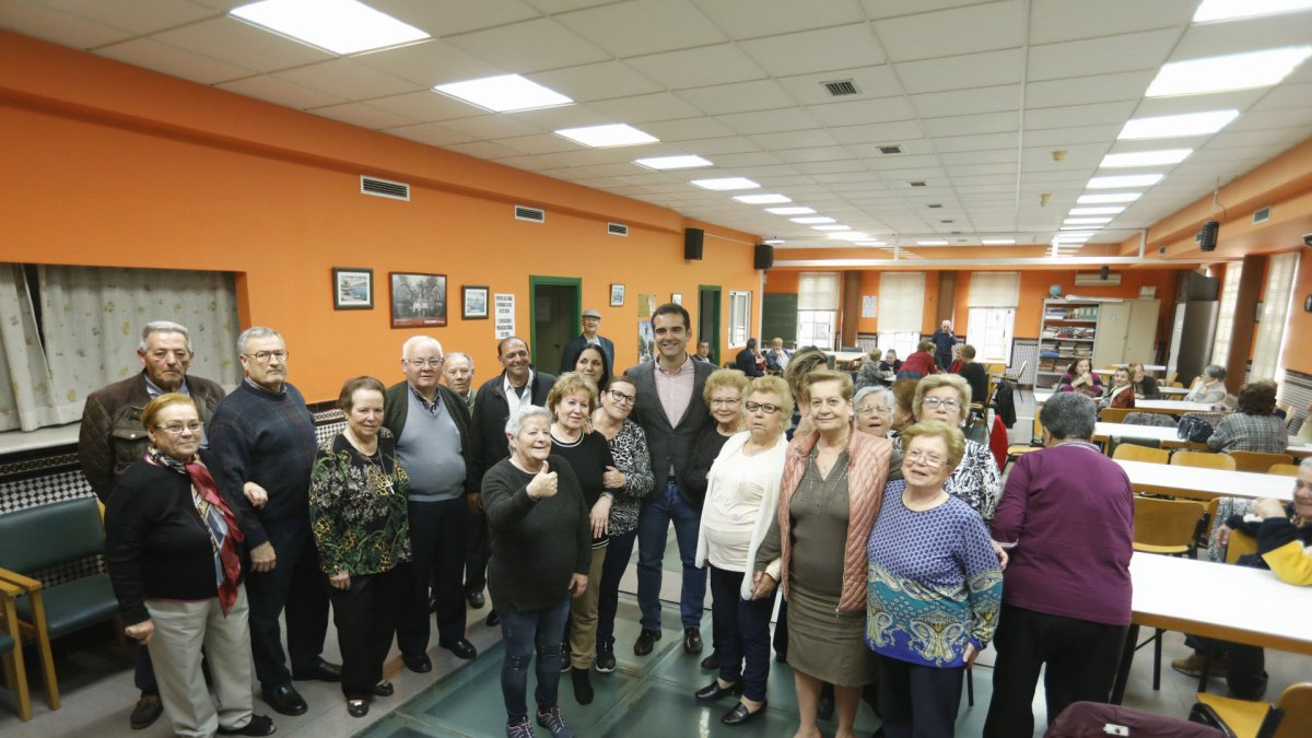 Visita realizada al centro de mayores.