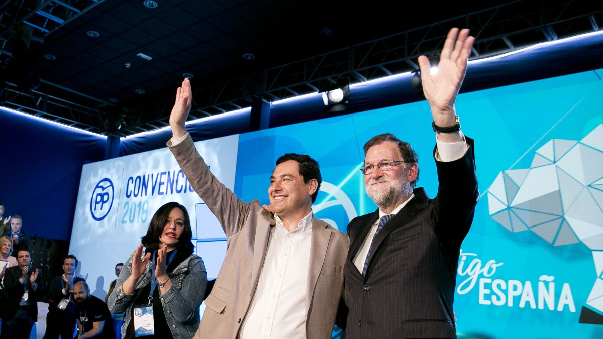 Mariano Rajoy y Juan Manuel Moreno en la clausura ayer a mediodía de la Convención Nacional del Partido Popular. Foto: Tarek