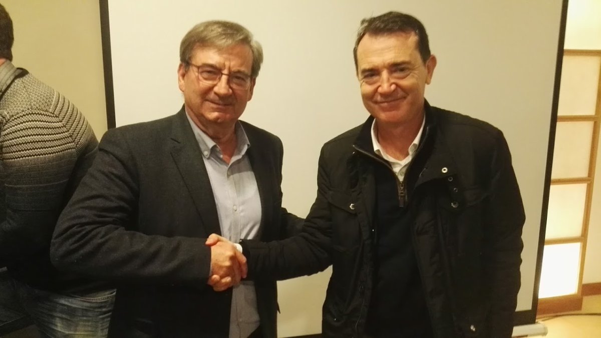 Fernando Martínez y Juan Carlos Pérez Navas, en el último congreso local del PSOE en la capital.