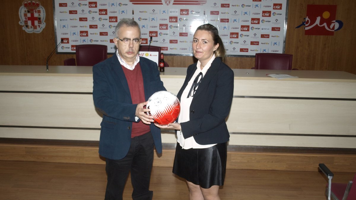 Matías y Lorena García en la rueda de prensa de presentación.