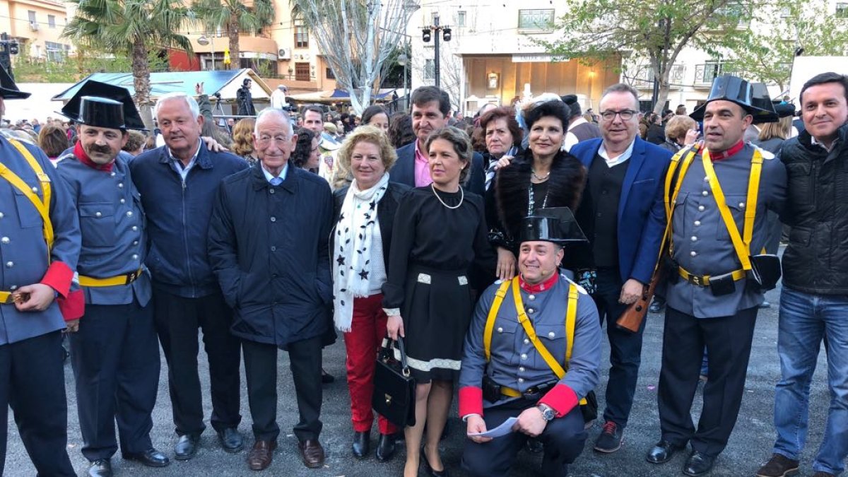 Foto de familia de algunos de los participantes en la recreación.