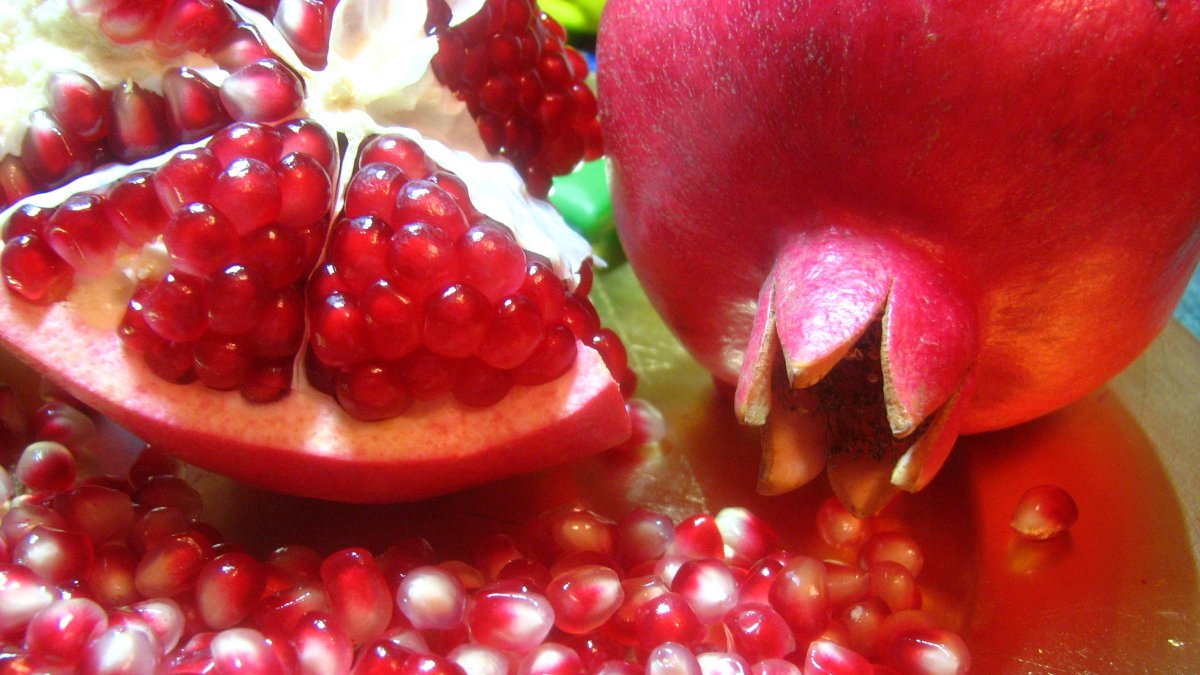 La granada, una bomba saludable para el consumidor