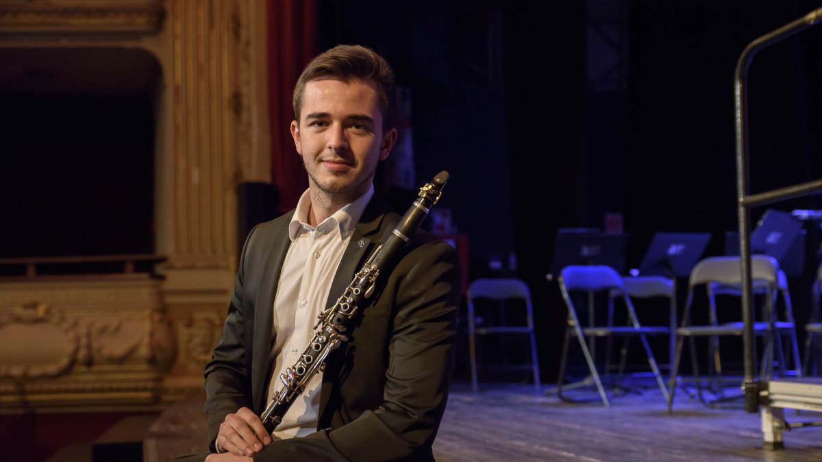Alejandro Lobato, clarinetista de la OCAL.
