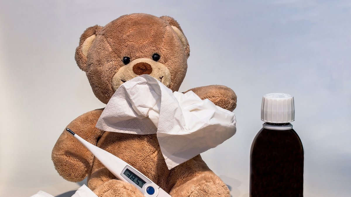 La fiebre es uno de los síntomas que más alarma a los padres con niños pequeños.