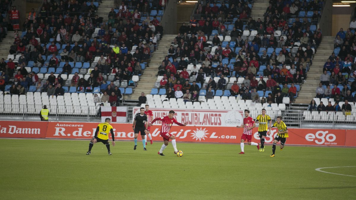 Rubén Alcaraz hizo doblete ante el Zaragoza.