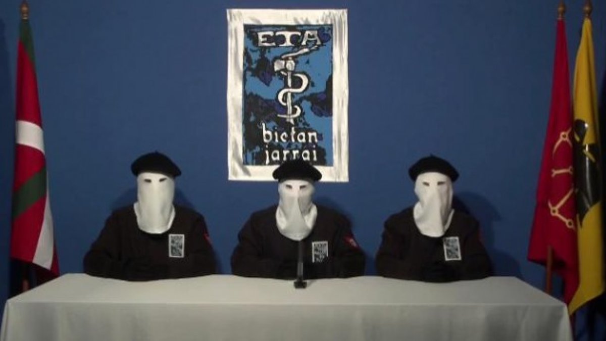 Tres intregrantes de ETA, en una imagen difundida por ETB.