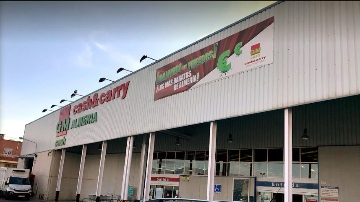 Almacén mayorista de la compañía china, antes catalana, en Huércal de Almería.