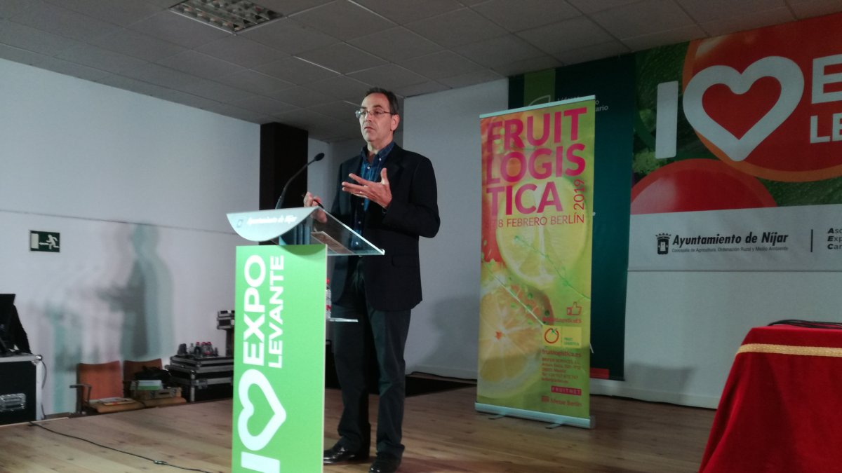 Carlos Baixauli explicó los trabajos destinados a buscar variedades de plantas capaces de aguantar más calor