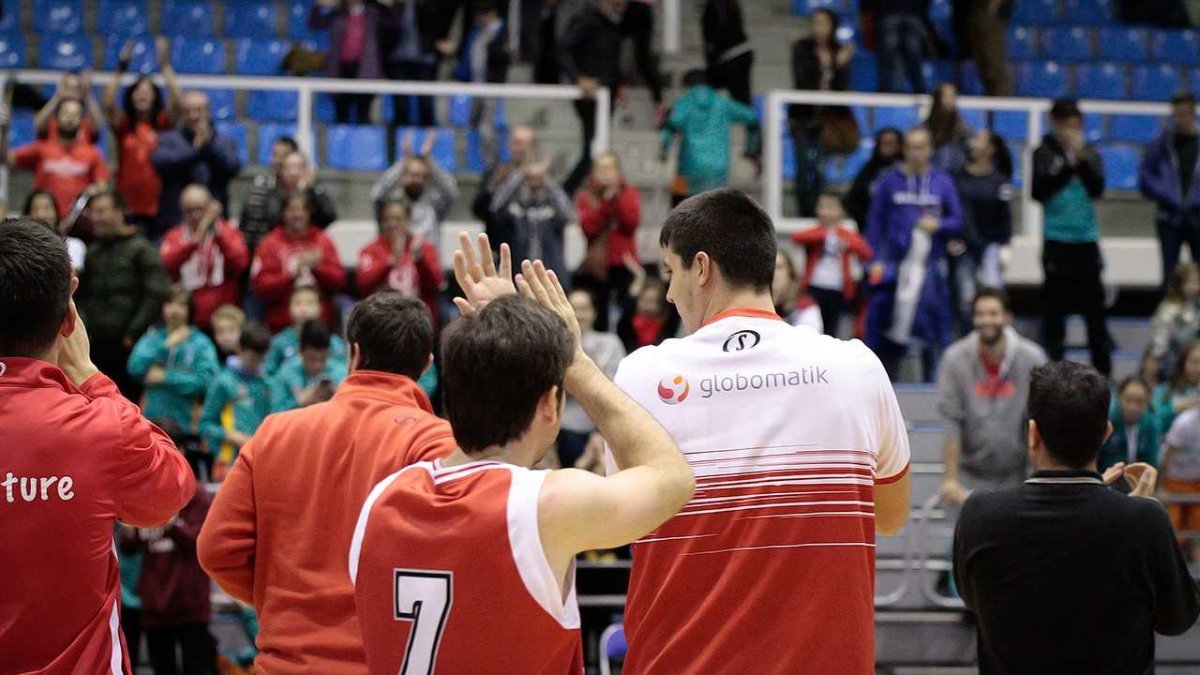 Los aficionados de Almería quieren buen baloncesto.