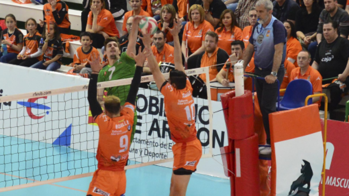 Una jugada del partido.