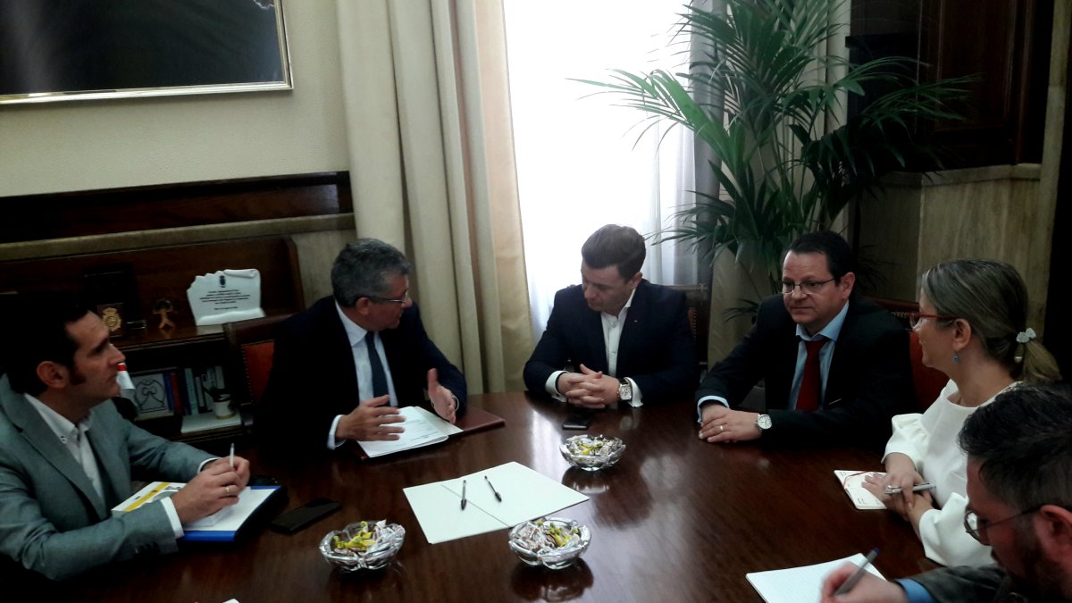 Reunión en la sede de la Subdelegación del Gobierno en Almería