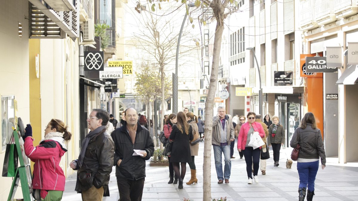 La calle Reyes Católicos, una de las cotizadas de Almería, según el informe de Tecnitasa