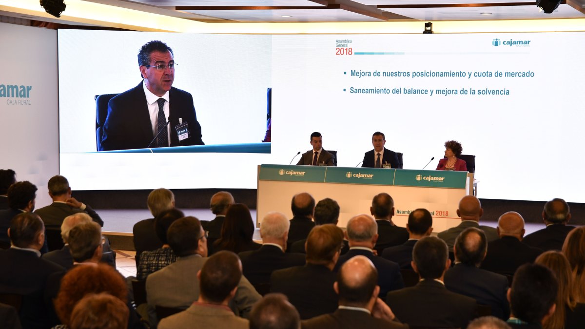 Un momento de la asamblea general de Cajamar