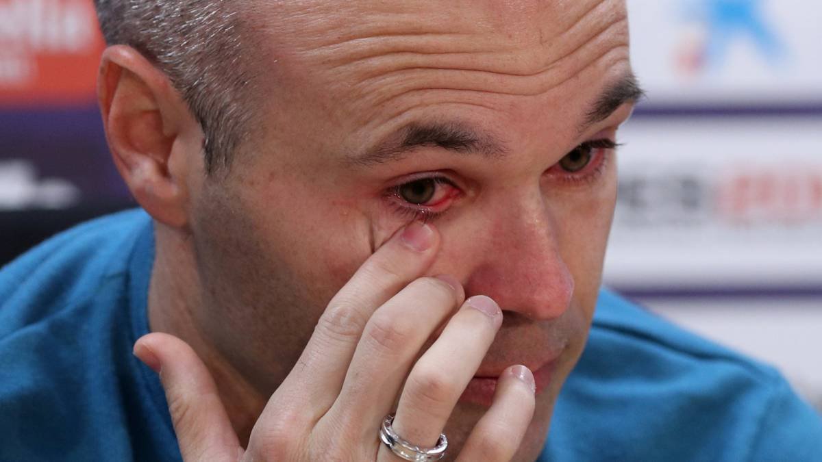 Iniesta, adiós entre lágrimas.