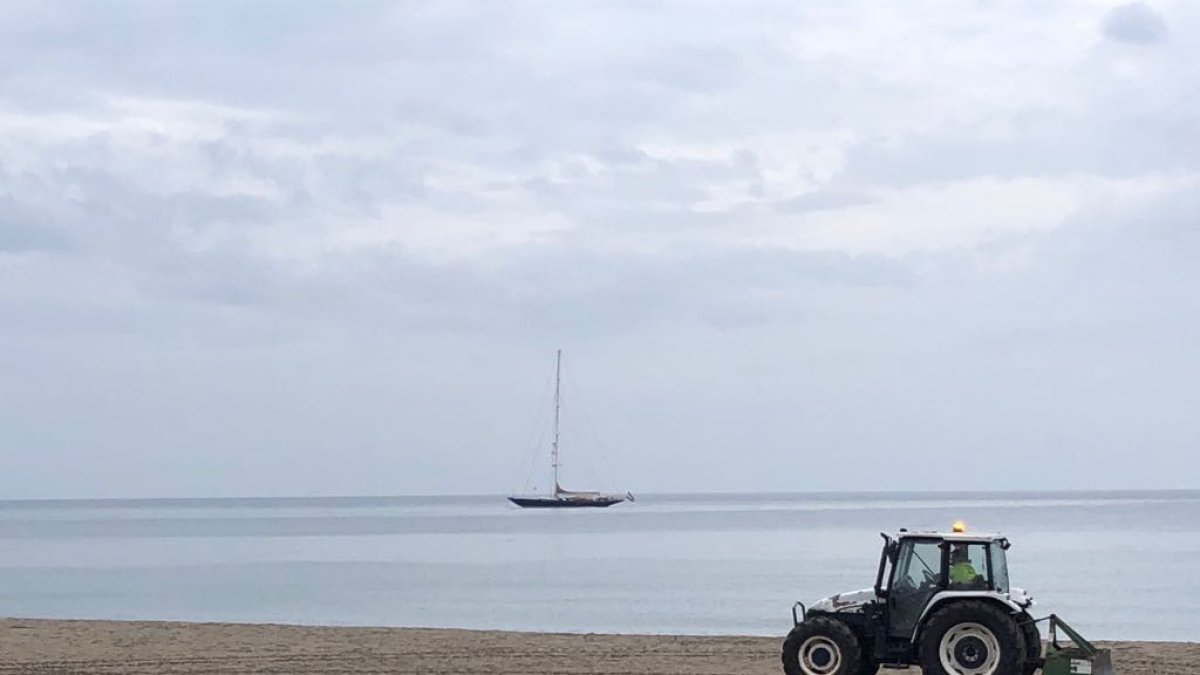 Limpieza de las playas de la capital que ya se encuentra en marcha.