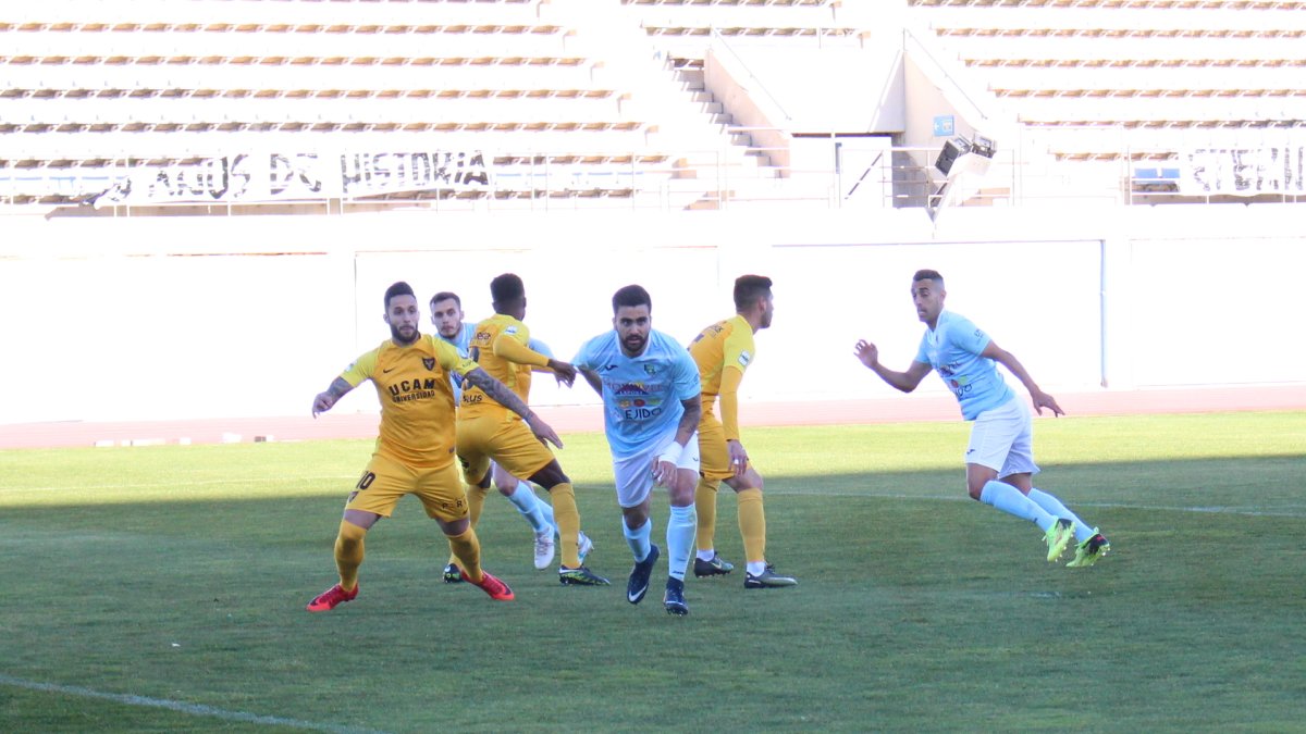 Samu Corral volverá a liderar el ataque celeste.