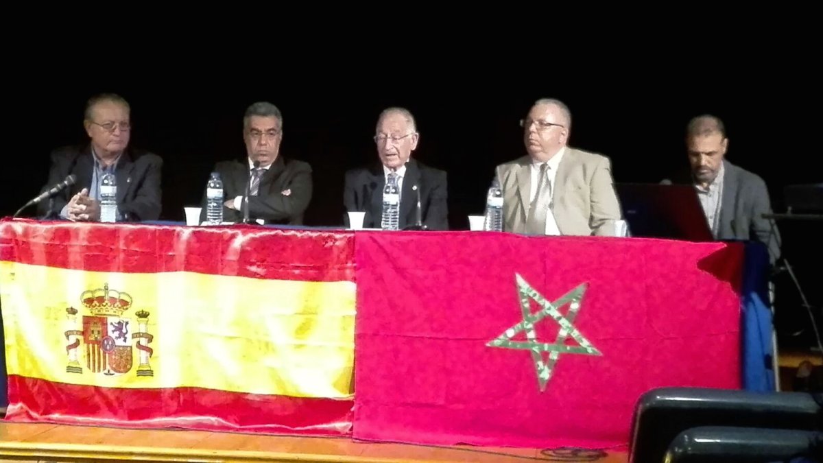 José Galdeano, concejal; Khalid Bouziane, cónsul; Gabriel Amat, alcalde; Abou Bakr Toumsy; Integra; y Rachid Chouran Ouaddi, At-Tawba