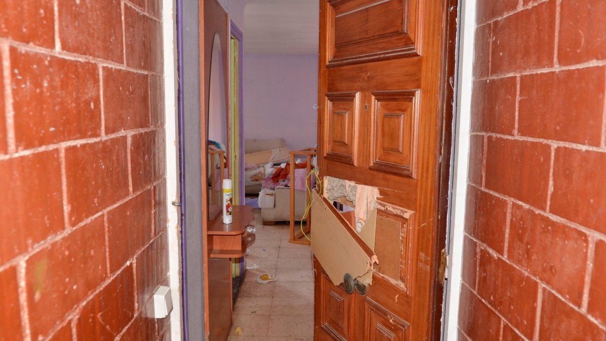 Imagen de uno de los pisos y viviendas oKupadas en los últimos tiempos en la zona del Levante almeriense.