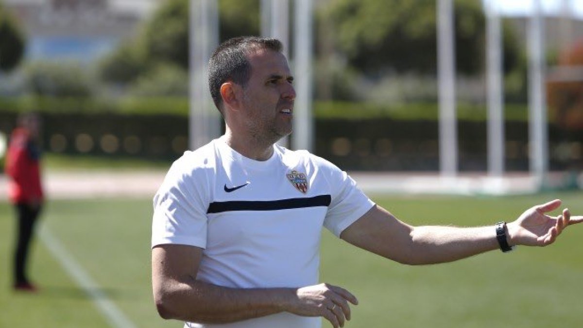 Esteban Navarro.