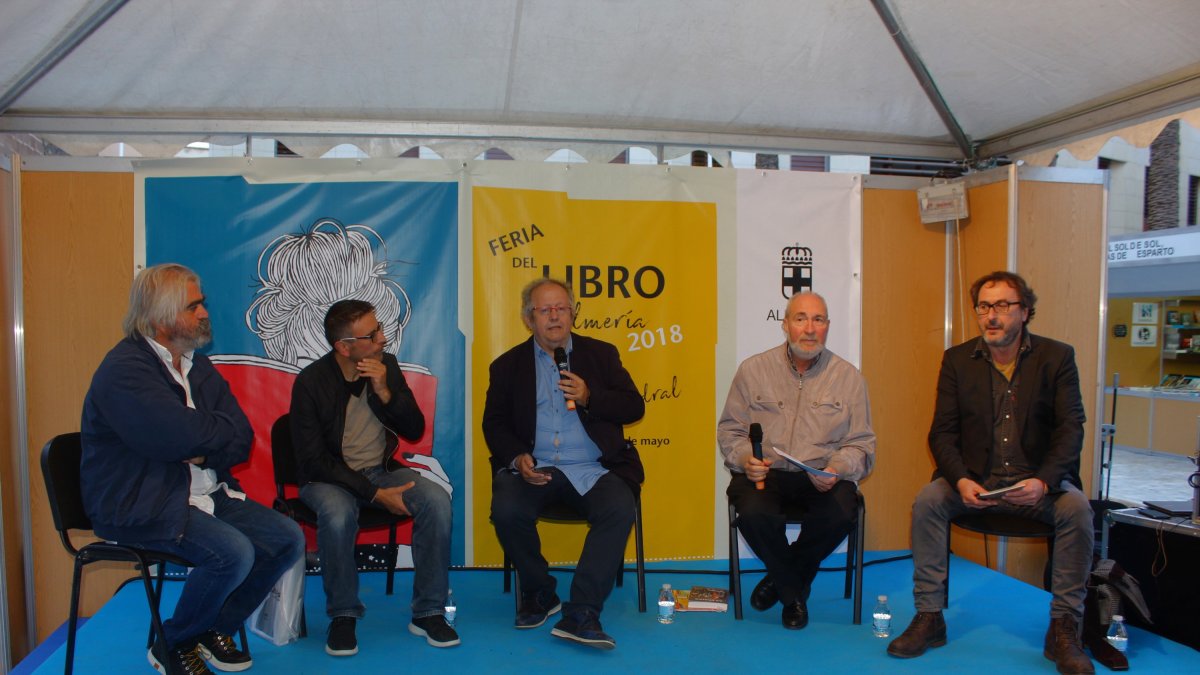 Homenaje a Juan Goytisolo celebrado ayer lunes en la Feria del Libro de Almería.