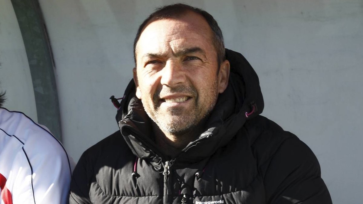 Juan Sabas regresa al banquillo del Extremadura.