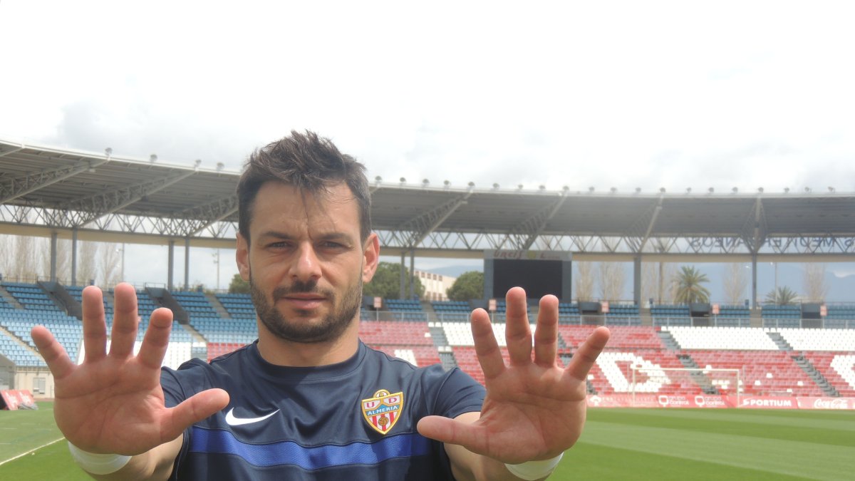 René posa para LA VOZ de Almería.