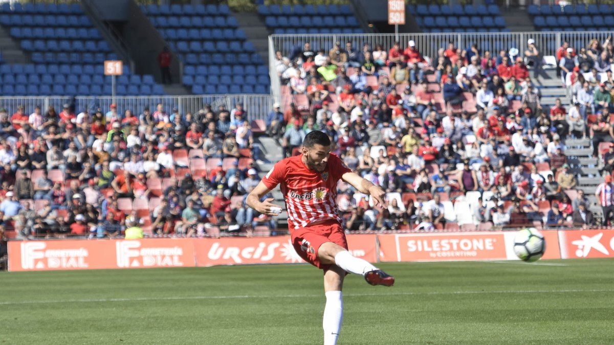 Javi Álamo quiere ayudar a la salvación del Almería.