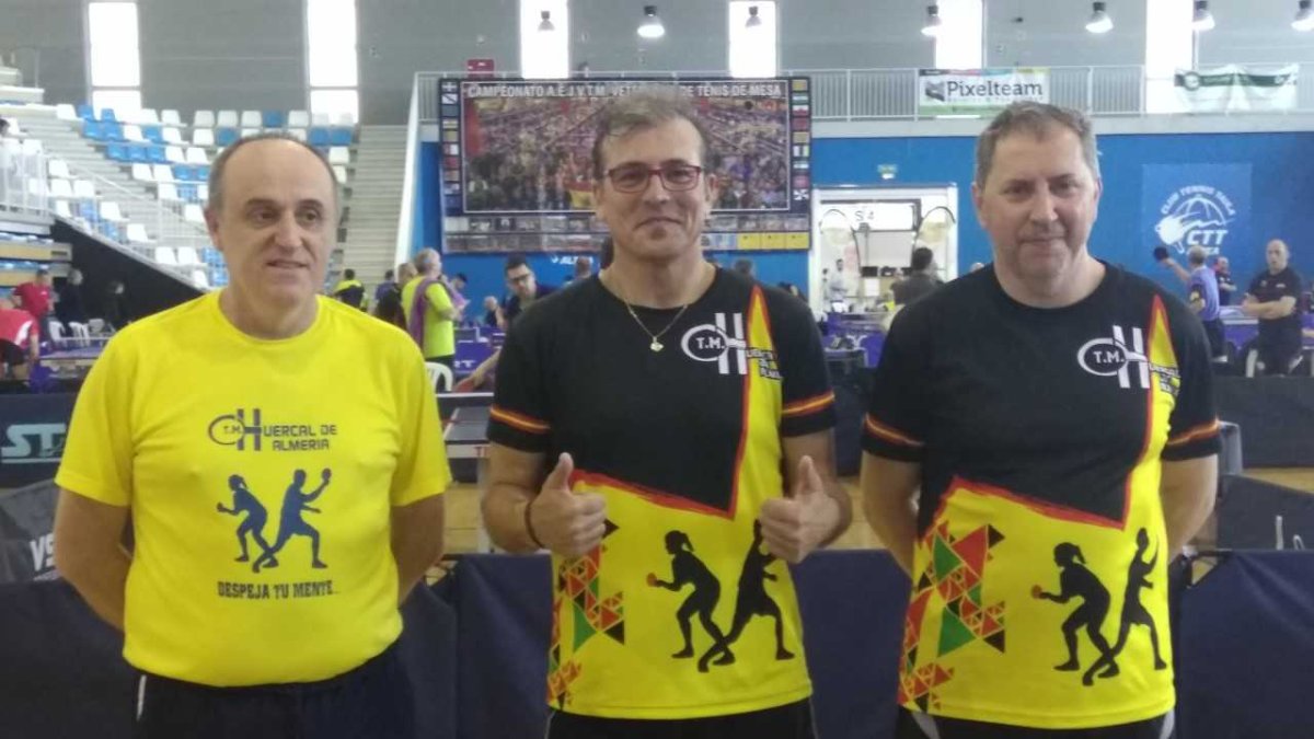 Los tres huercaleños se visten de bronce.