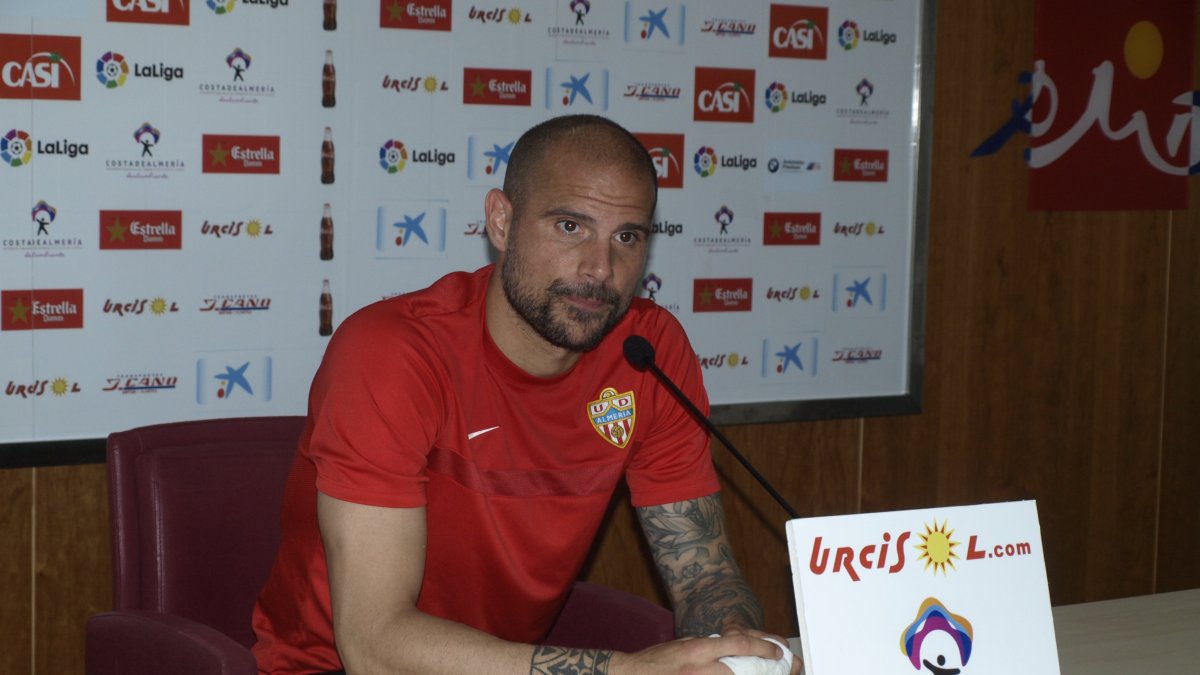 Nano en rueda de prensa.