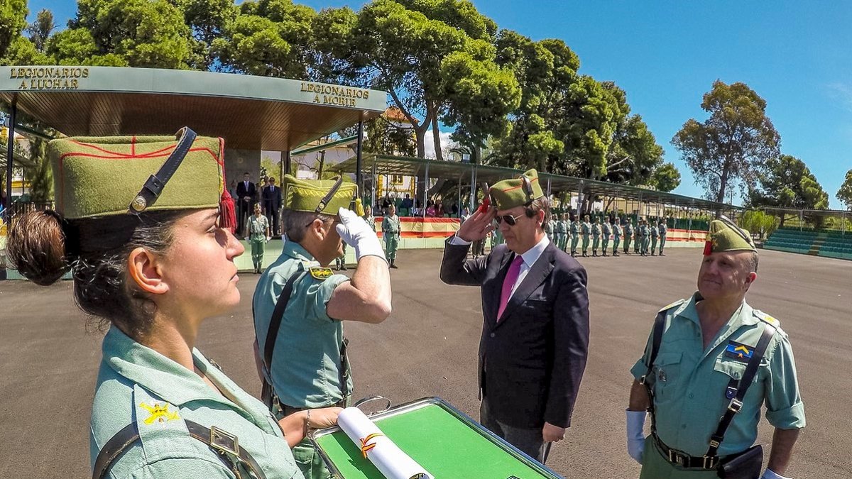 El general Juan Jesús Martín Cabrero y el pintor Ferrer-Dalmau