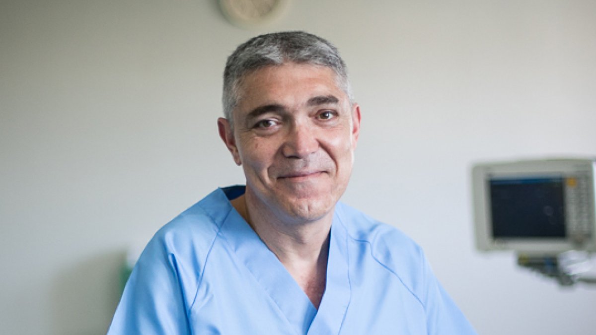 La clínica del Dr. Alarcón está en el Paseo de Almería, 37.