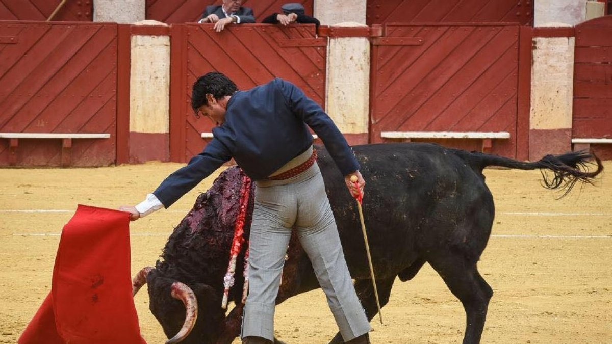 Faena del torero Jesús Almería (imagen de su página oficial).