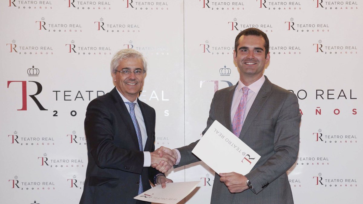 Firma del convenio esta mañana en una imagen de Javier del Real.