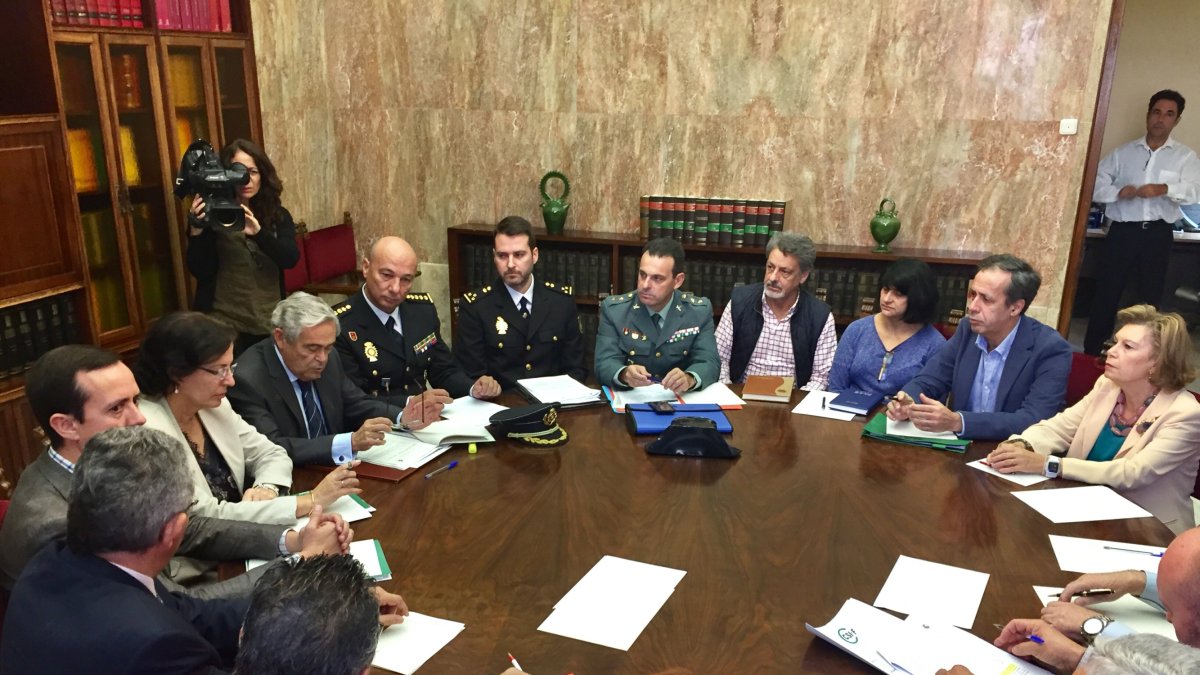 Cumbre en la Subdelegación.