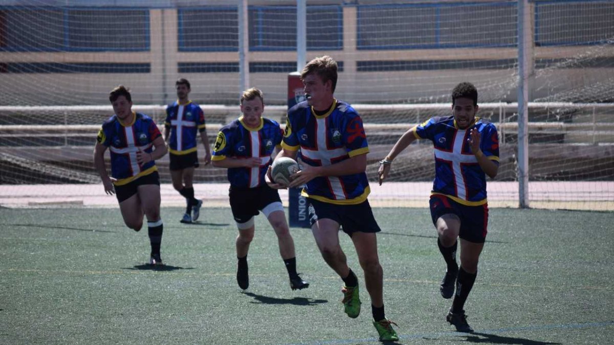 Los almerienses lanzados hacia el ascenso.