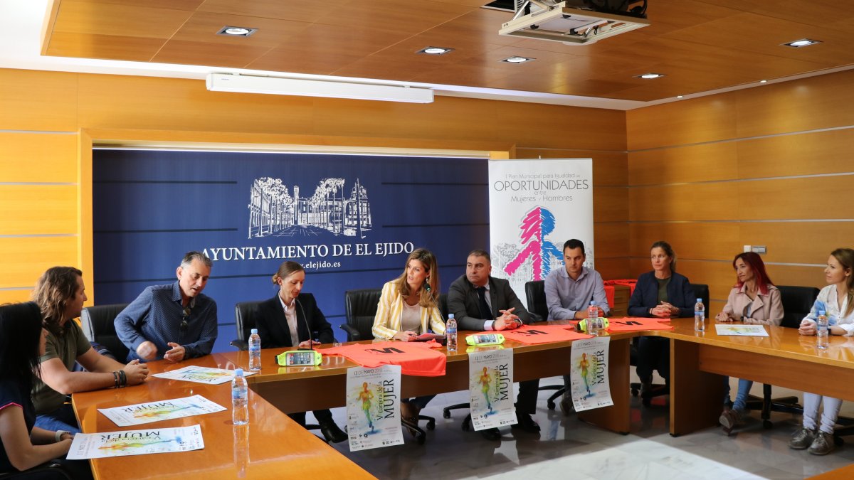 Presentación de la Carrera de la Mujer en el Ayuntamiento de El Ejido.