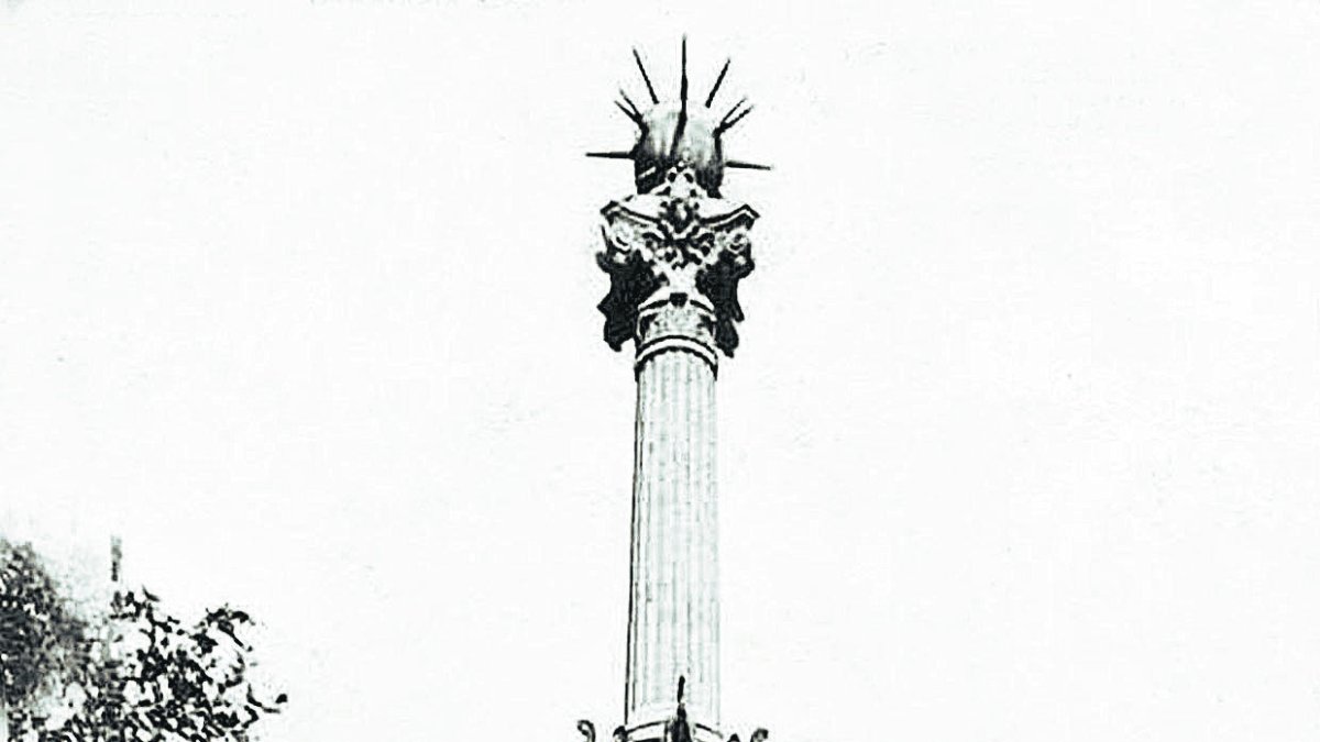 Vista del monumento a los Mártires de la Libertad.