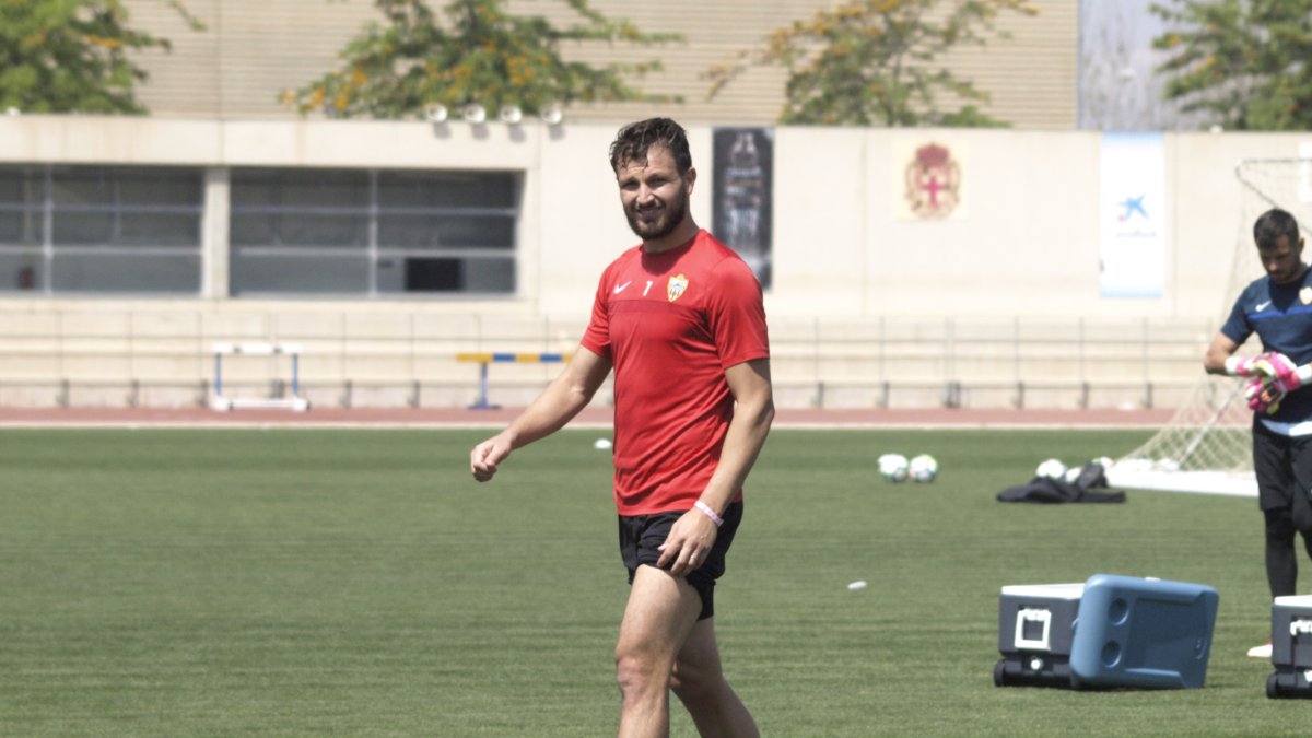 Marco Motta entrenando en el Anexo.