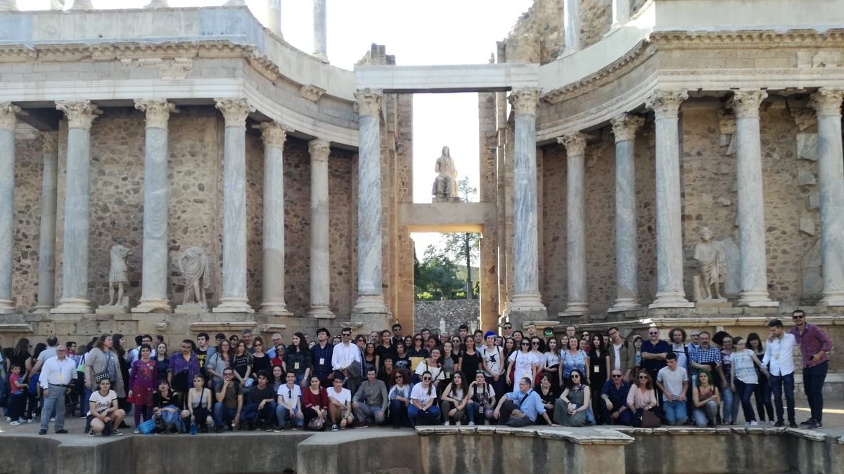 Foto de familia de los participantes en la fase nacional de la Olimpiada Filosófica.