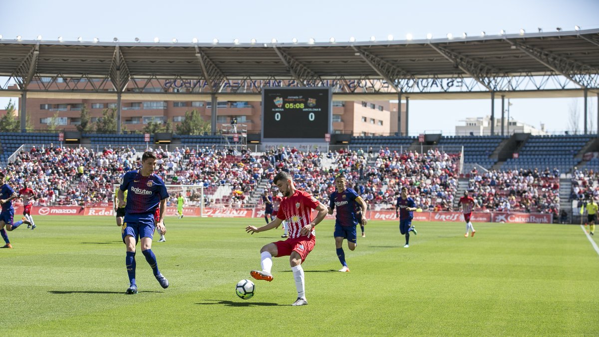 José Pozo en el partido Almería-Barcelona B.