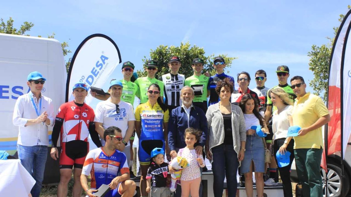 Los mejores por categorías con el alcalde de Vera.