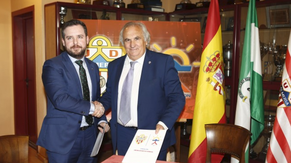 Alfonso García suma ayudas para la Fundación.