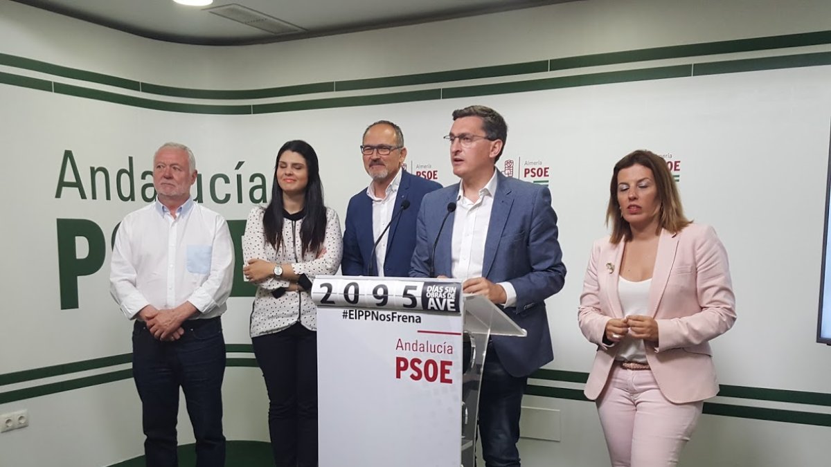 Rueda de prensa esta mañana en la sede del PSOE.