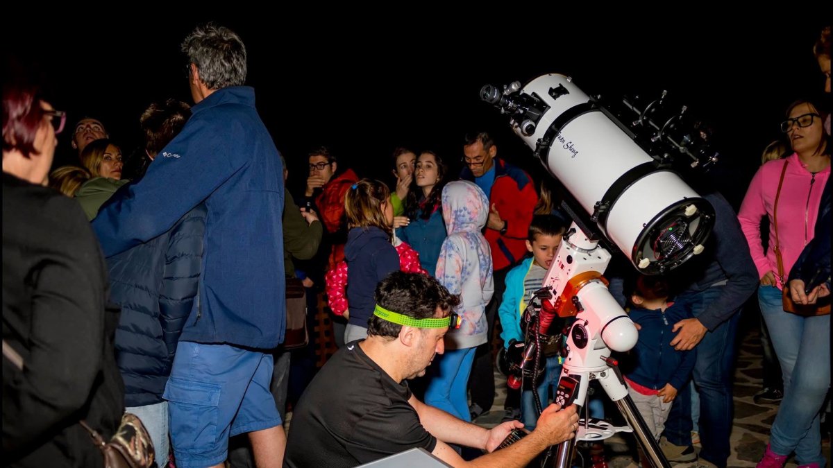 Visitantes en el observatorio en jornadas anteriores.