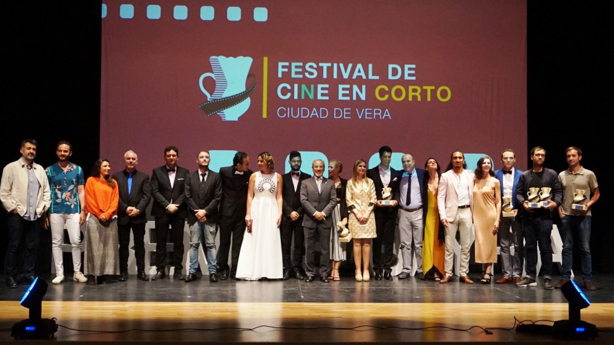 Foto de familia de los ganadores de esta edición.