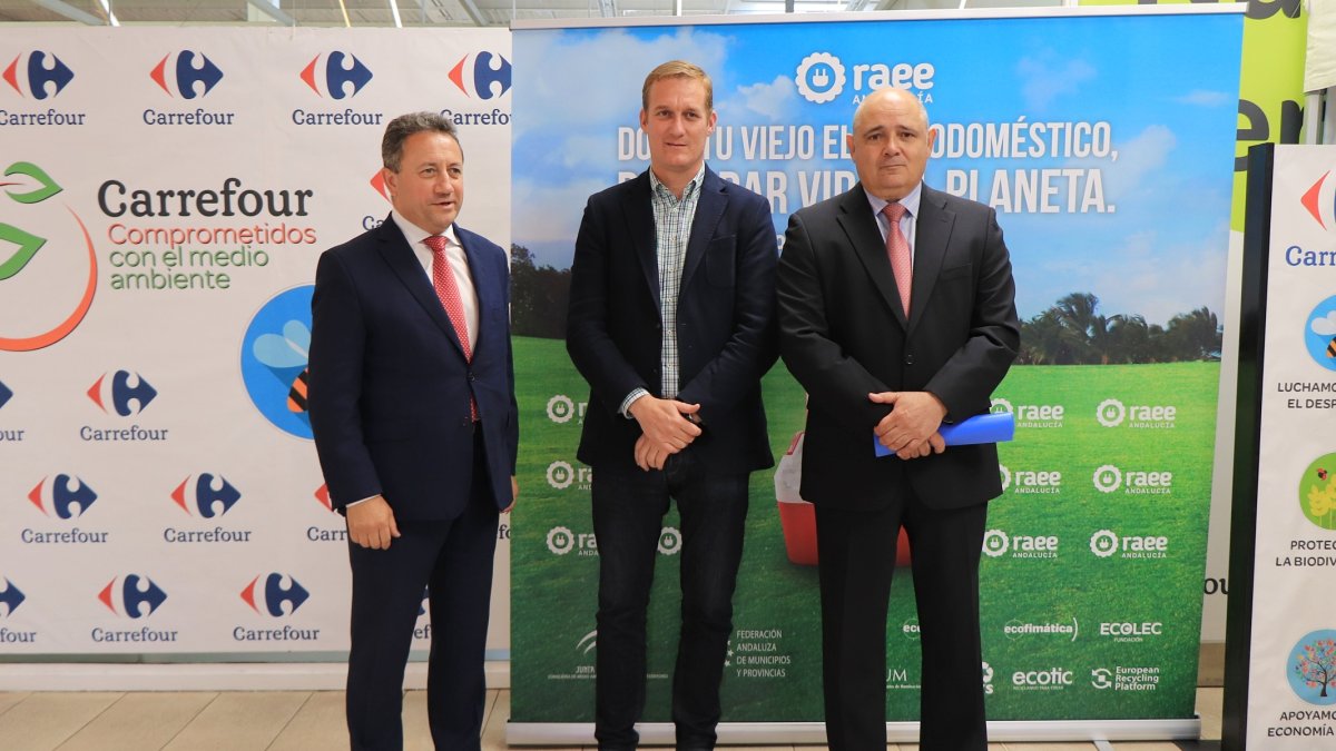 Presentación en Carrefour Almería de la campaña de reciclado