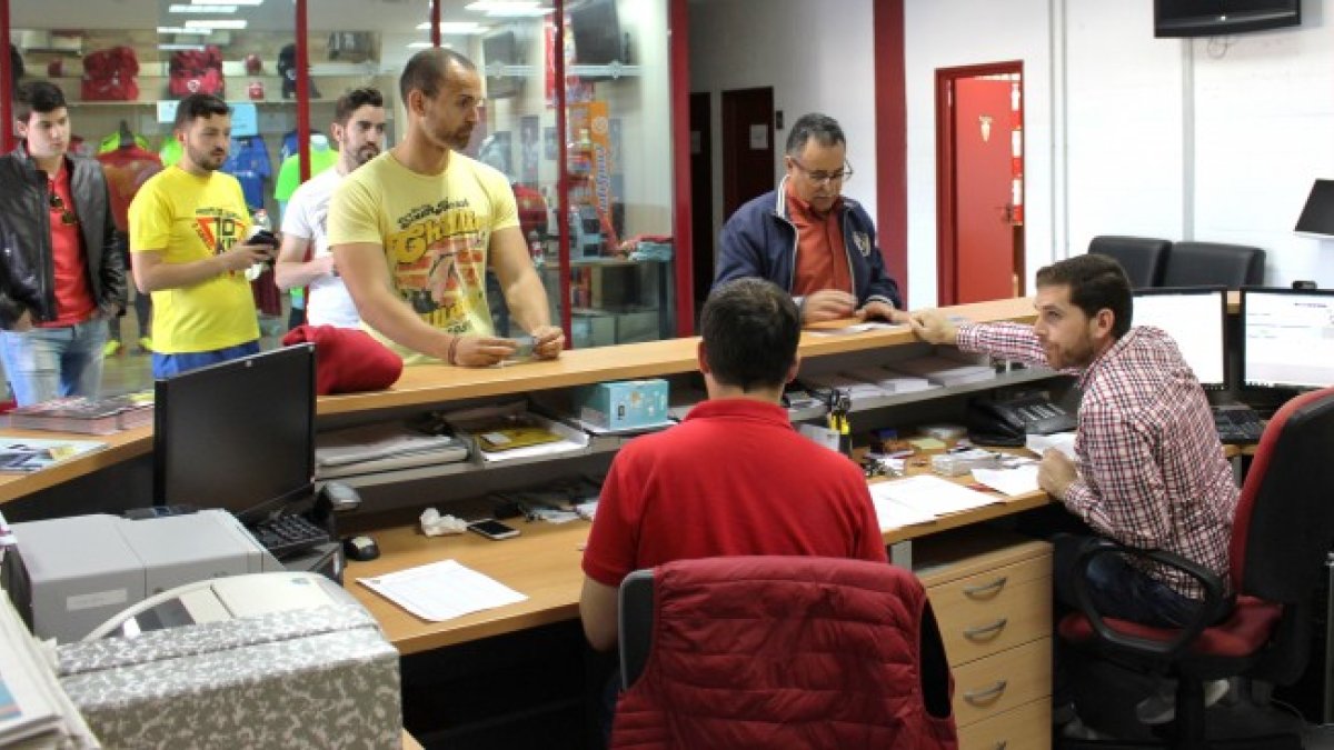 Las entradas se pueden adquirir en la sede de la UD Almería.