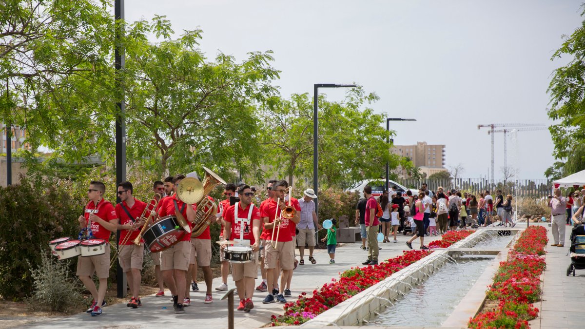 La Charanga de LA VOZ volverá a llevar la música al Parque de las Familias.