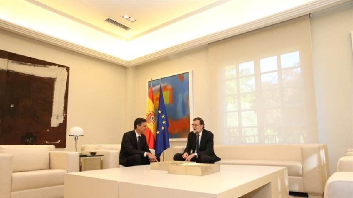 Rajoy y Sánchez se reunieron en el Palacio de La Moncloa. (Foto: @marianorajoy)