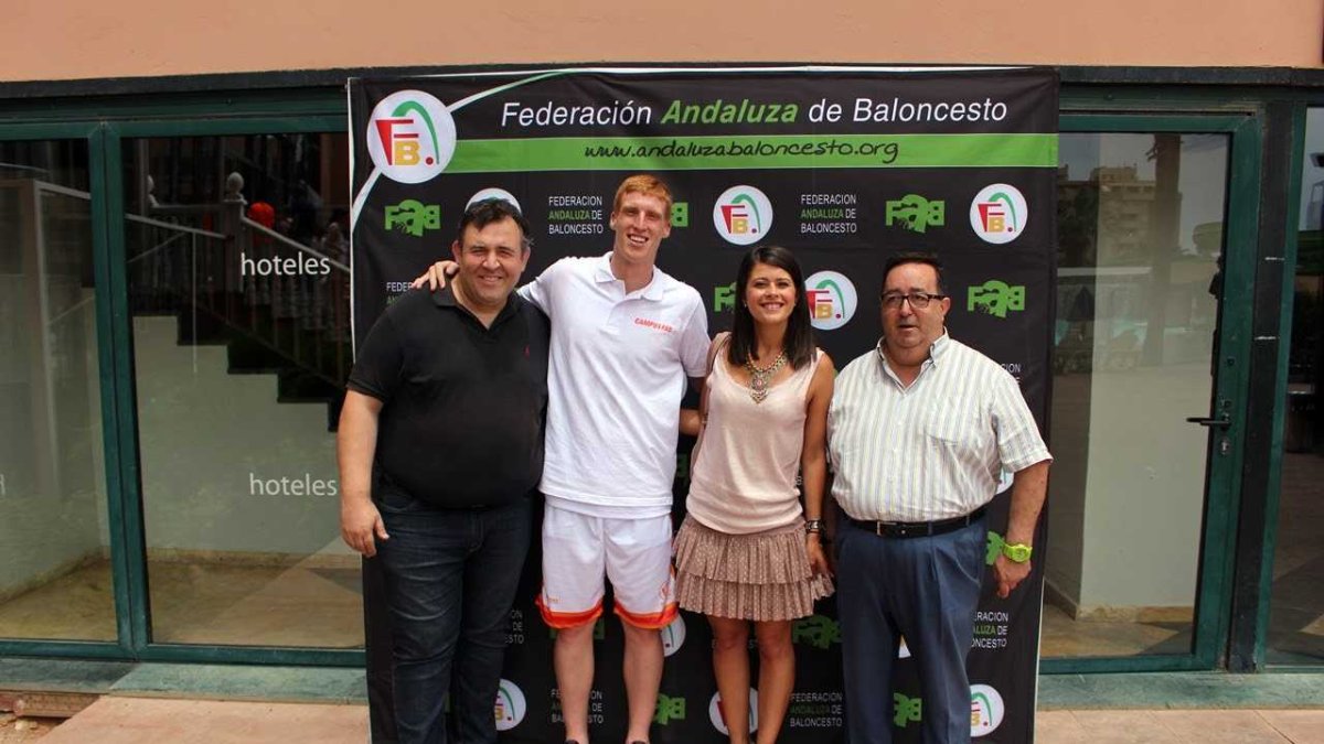 El presidente de la FAB apuesta por la formación.